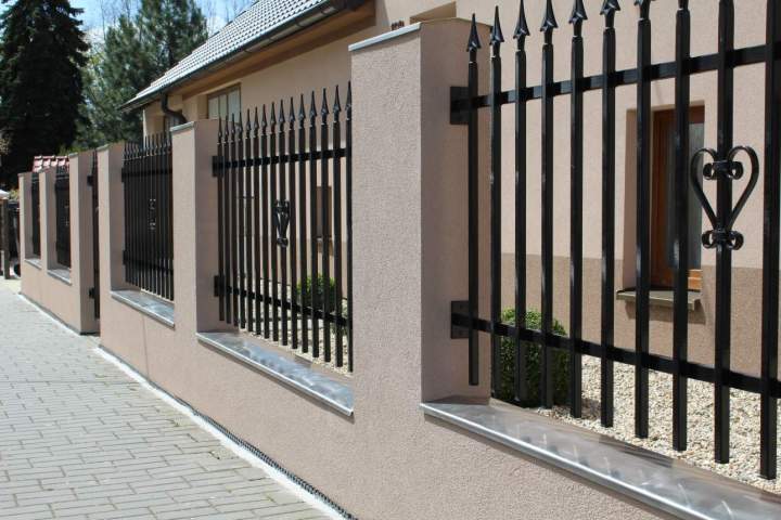 Custom Fence Solutions for Homes Kissimmee